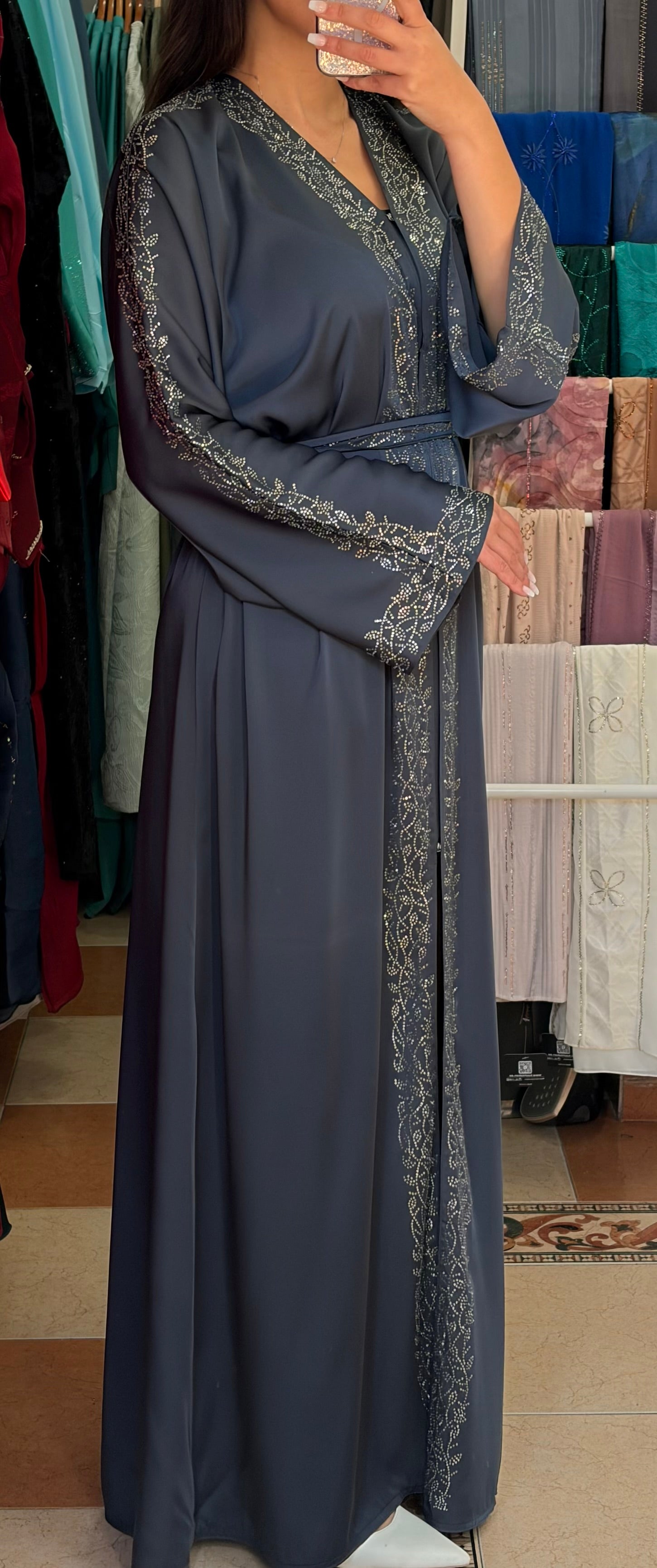 Abaya Nisrin